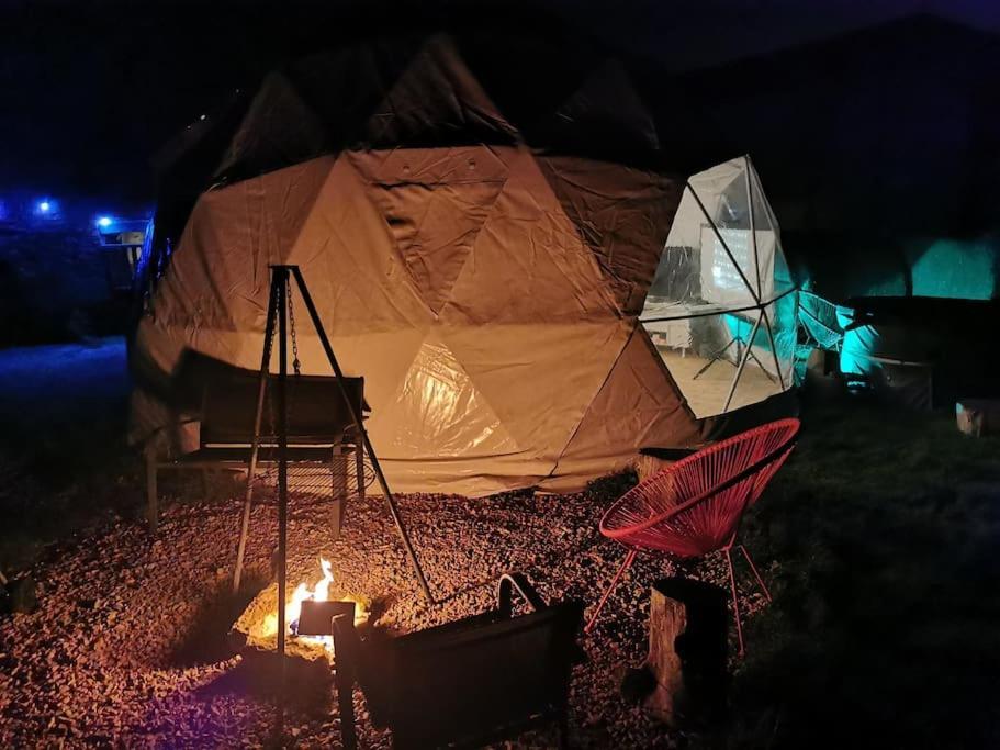 דירות Langworth Lincoln Star Dome, Hot Tub, Bbq מראה חיצוני תמונה