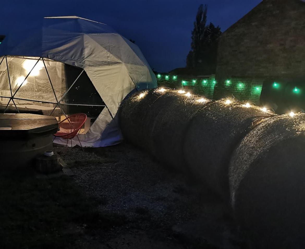 דירות Langworth Lincoln Star Dome, Hot Tub, Bbq מראה חיצוני תמונה
